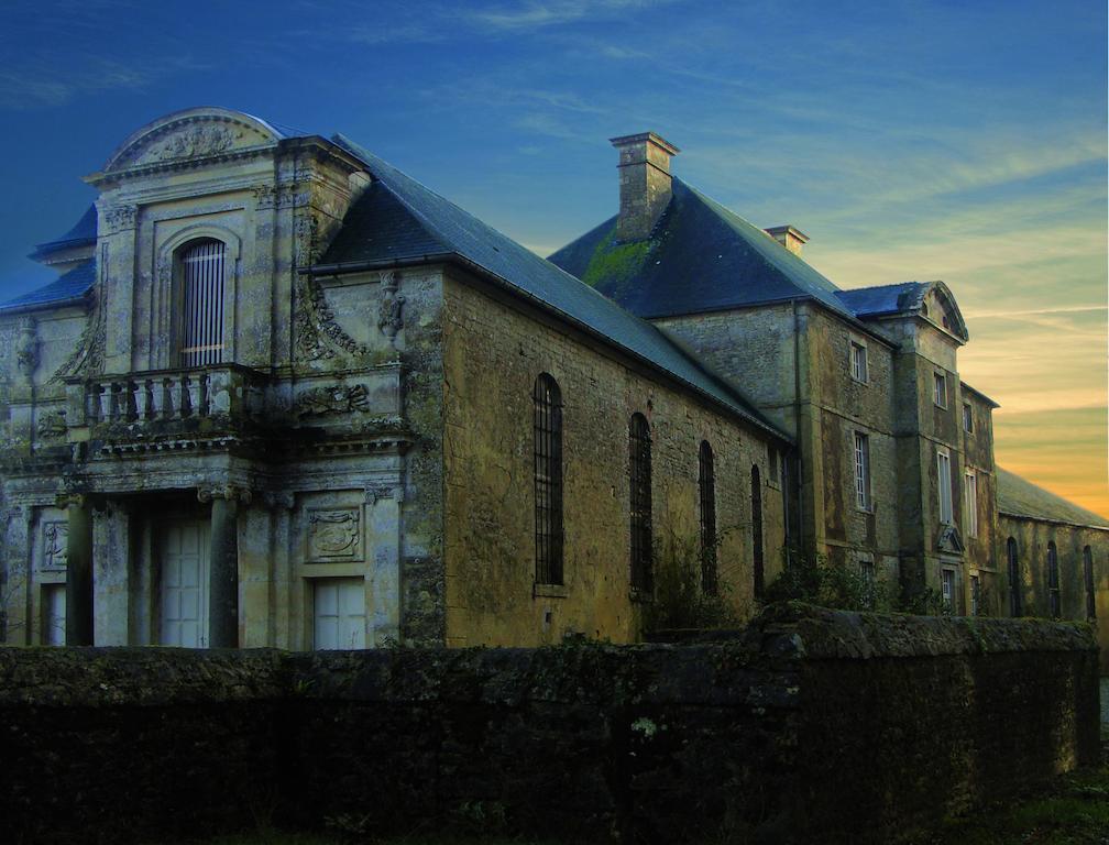 Apartment In A 17Th Century Manoir - Chateau Isle Marie Picauville Extérieur photo